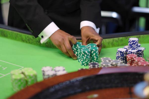Discover Classic Casino Tables and オンラインカジノ Gaming Categories